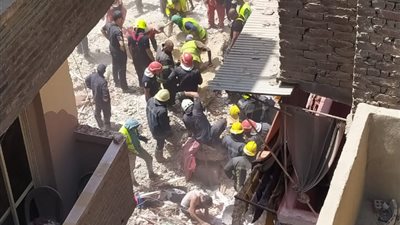 تشكيل لجنة هندسية لفحص العقار المنهار والعقارات المجاورة بحدائق القبة