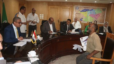 محافظ الفيوم يوجه بتقديم الرعاية الطبية لعدد من الحالات المرضية وتوفير فرص عمل للشباب