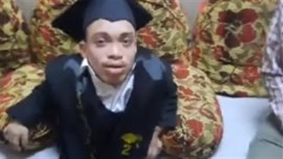 تخرج أقصر طالب بالمنيا من كلية الحقوق: أتحديت التنمر والمجتمع وحققت اللي بتمناه | بث مباشر