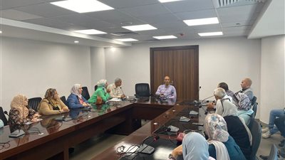 رئيس جهاز القاهرة الجديدة يلتقي سكان دار مصر القرنفل بالتجمع الأول لبحث مقترحاتهم ومطالبهم