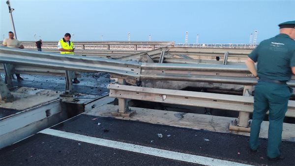 تضرر جسر القرم جراء