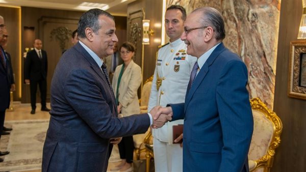 وزير الإنتاج الحربي