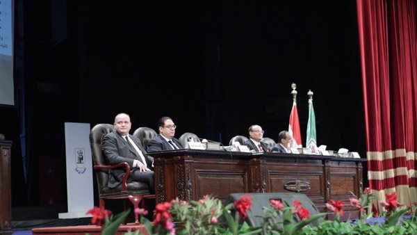 رئيس جامعة القاهرة