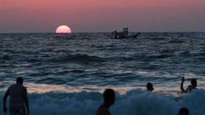 هل البحران الأحمر والمتوسط مؤهلان للصيد والتنزه غدا؟.. الأرصاد تجيب