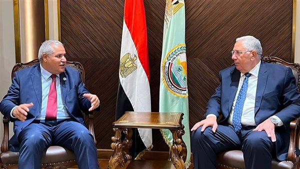 القصير والواعر 