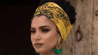 الفنان علي الألفي يعلن وفاة والد المطربة نسمة محجوب