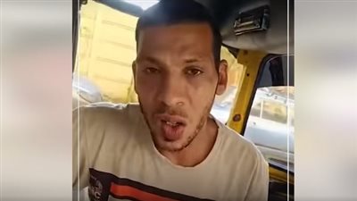 كنت بشحت اللبن.. سائق توك توك يروي تفاصيل معاناته مع ابنته بعد ترك زوجته