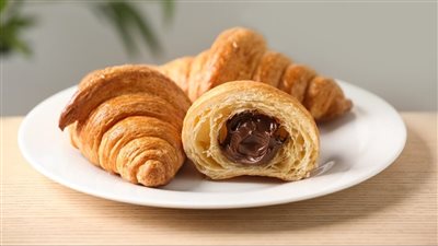 طريقة عمل الكرواسون الهش بدون بيض.. مقادير اقتصادية وخطوات تحضير بسيطة