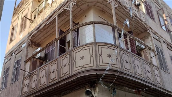 عقار الخليفة المنهار