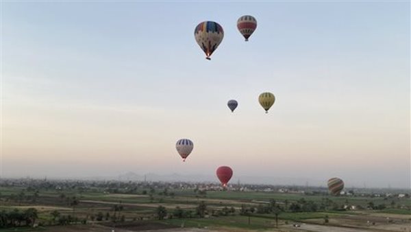 البالون الطائر بالأقصر