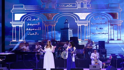 مواهب العود تعزف من ألحان التراث في مهرجان الأوبرا الصيفي بالإسكندرية