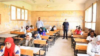 اليوم.. 958 طالبا وطالبة يؤدون امتحان الدور الثاني بالشهادة الإعدادية بمدارس نجع حمادي في قنا