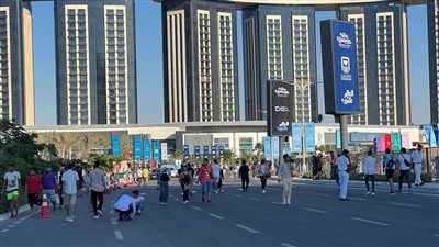 لحظات توافد الجمهور على حفل تامر حسني بالعلمين الجديدة |صور 