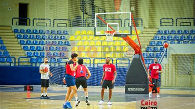 عمر هشام لاعب منتخب السلة يكشف كواليس معسكر الفراعنة استعدادًا لكأس العالم| خاص