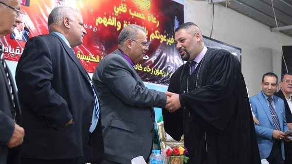 رئيس الانجيلية يشهد