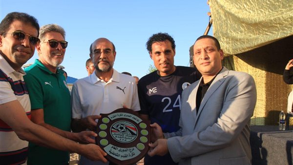 تتويج فريق الترسانة