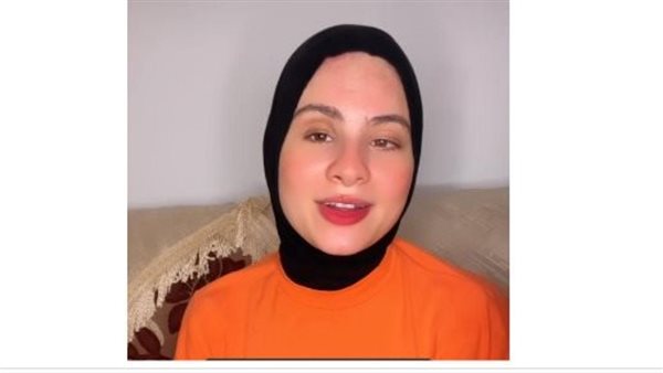 البلوجر سارة