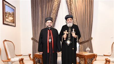 قداسة البابا يستقبل رئيس الطائفة الكلدانية في مصر