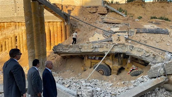 انهيار سور مجمع النيابة