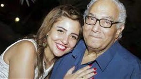 مي كساب ووالدها 