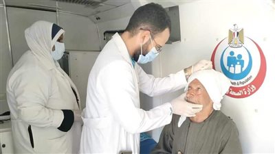 توقيع الكشف الطبي على 1409 حالات خلال قافلة علاجية بمغاغة بالمنيا