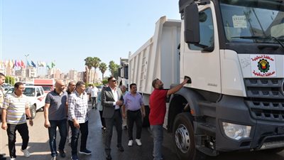 دعم منظومة النظافة بمحافظة الدقهلية بمعدات جديدة