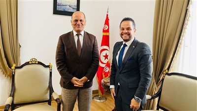 رئيس مهرجان شرم الشيخ الدولي يناقش مشاركة تونس في الدورة الثامنة للمهرجان