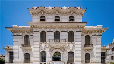 السياحة تتابع أعمال تطوير خدمات الزائرين في المواقع الأثرية بالإسكندرية | صور 