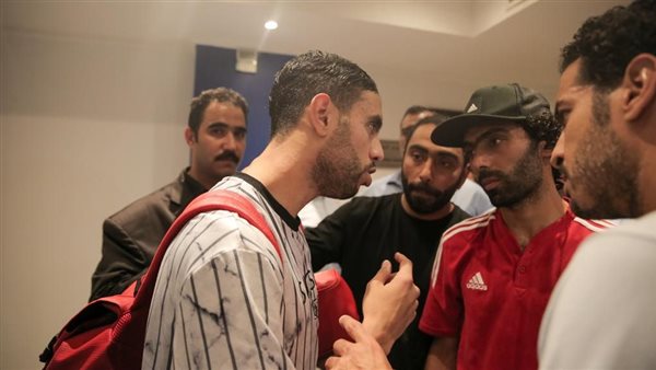 شتائم وتهديدات.. الشيبي يكشف كواليس أزمته مع حسين الشحات خلال مباراة الأهلي  وبيراميدز