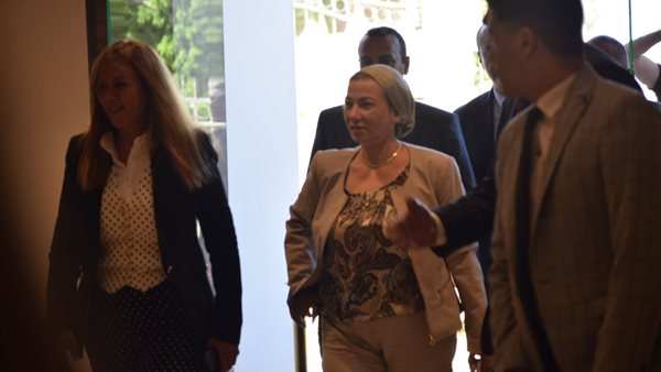 وزيرة البيئة