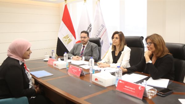 الوزيرة تترأس اللجنة