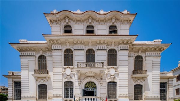  تطوير خدمات الزائرين