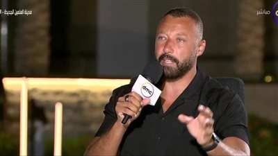 أول ما بدأت مكنتش بمثل حلو وبميل للأدوار المركبة.. أبرز تصريحات أحمد فهمي