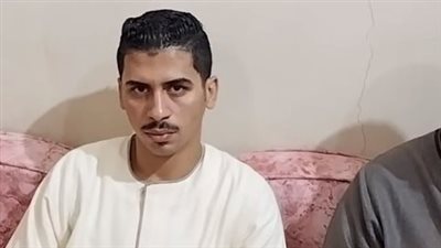 شاب يعثر على مبلغ مالي كبير ويعيده لصاحبه بسوهاج: تربيت على الأمانة ورفضت المكافأة | بث مباشر 