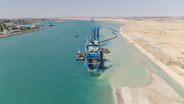 قناة السويس 