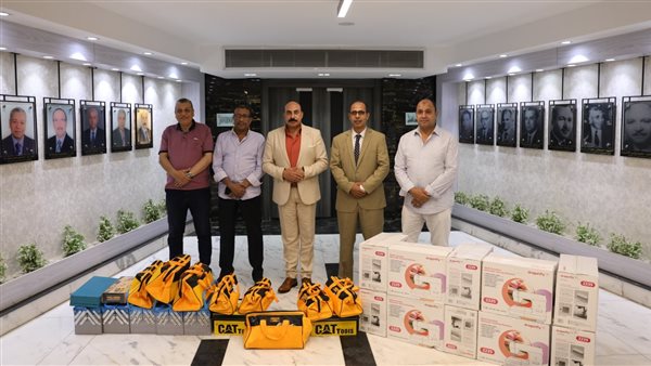 محافظ أسوان