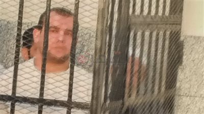 تأجيل محاكمة قاتل صديقه داخل كافيه بالفيوم 