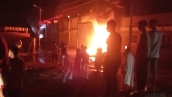 حريق هائل في مخزن