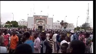 فرنسا ترفض التعليق على أنباء تحضيرها لهجوم بالنيجر