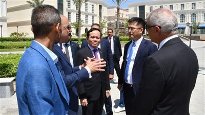 وزير الإسكان: نقدم جميع التسهيلات اللازمة للمستثمرين من مختلف دول العالم