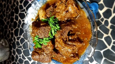 طريقة عمل اللحمة بالبصل.. علامات تكشف فساد اللحم ووصفة كباب الحلة