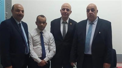 ضبط راكب حاول تهريب 1530 سيجارة إلكترونية بمطار القاهرة