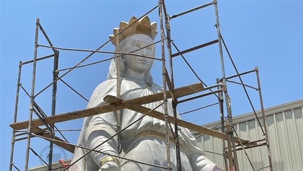 تمثال السيدة العذراء