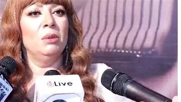 الفنانة انتصار 