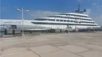 في جولته الأولى لمصر.. ميناء بورسعيد يستقبل اليخت السياحي Emerald Sakara