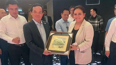 نائب رئيس وزراء فيتنام ووزير التجارة الداخلية والخارجية الصربي يزوران متحف الحضارة | صور 