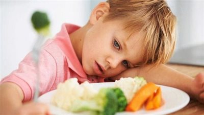 الشعور بالوخز في الكبد.. أعراض تراكم الدهون على الكبد عند الأطفال