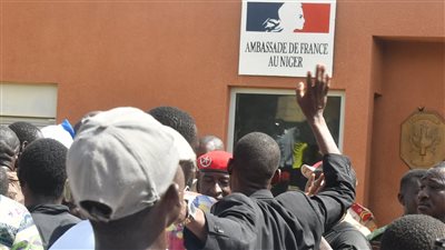 فرنسا: نستعد لإجلاء رعايانا من النيجر جوًّا