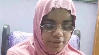 محافظ أسوان يُهنئ الأولى على مستوى الجمهورية في الثانوية العامة للمكفوفين