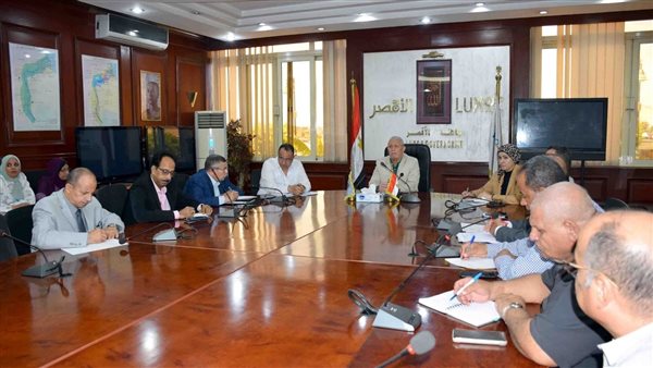 إجتماع محافظ الأقصر